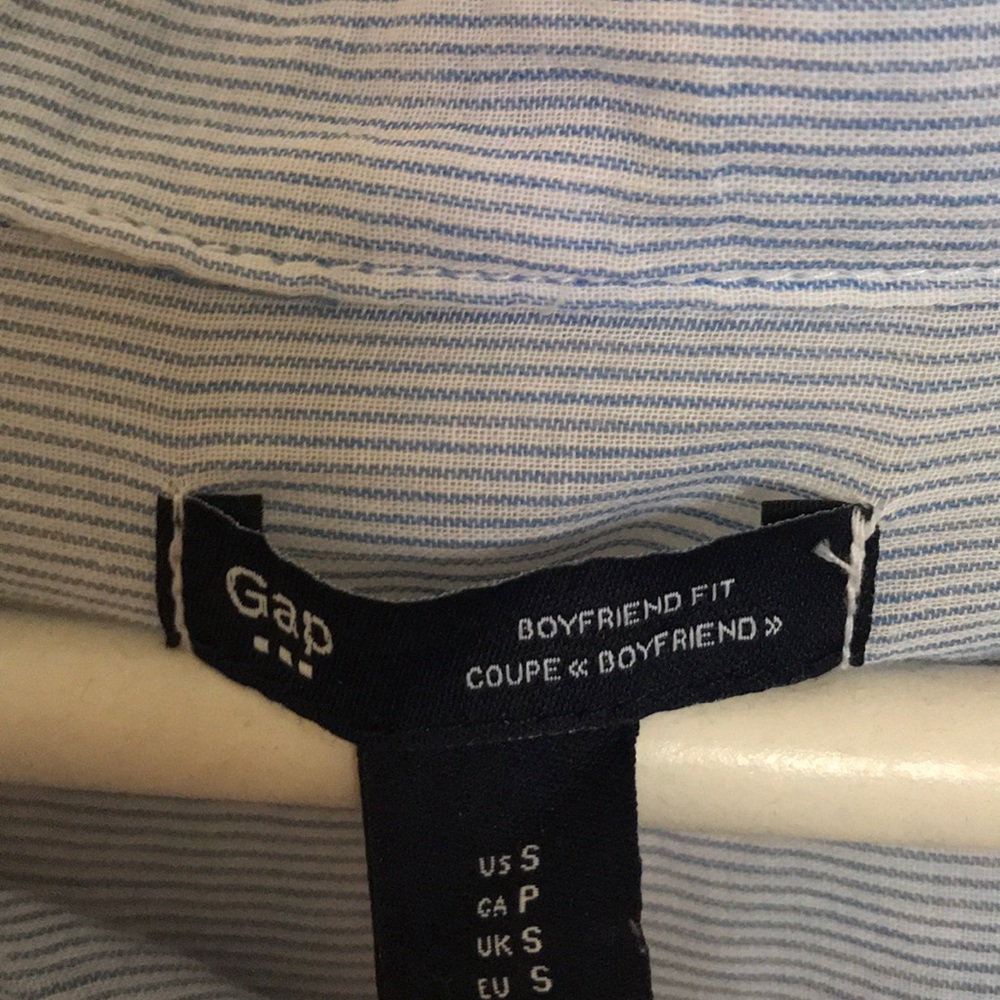 Sz S Gap Boyfriend button down Blue Pinstripe